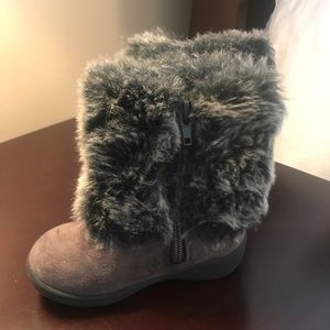 Boot with the fur!